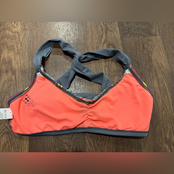 Title Nine Gray Pink Floral Geometric Bikini Top Twist Racerback Size Small - Picture 5 of 8